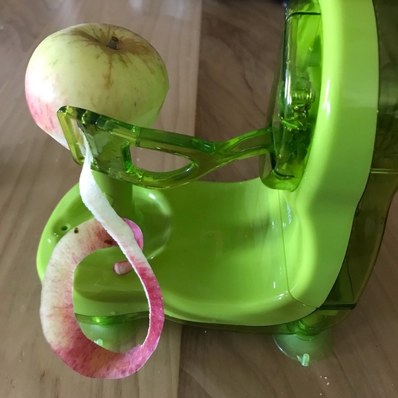 Apple peeler 🍎 - Picture 2 of 12